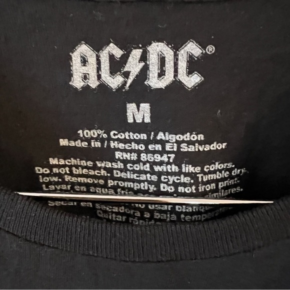 AC/DC Back in Black Men’s Size Medium T-shirt Black Band tee Short Sleeves - Picture 3 of 4